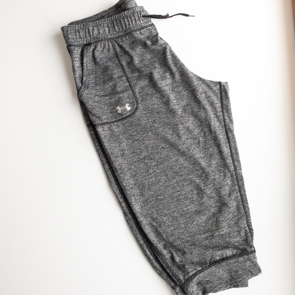 Under Armor Loose Fit Capri Pants Workout